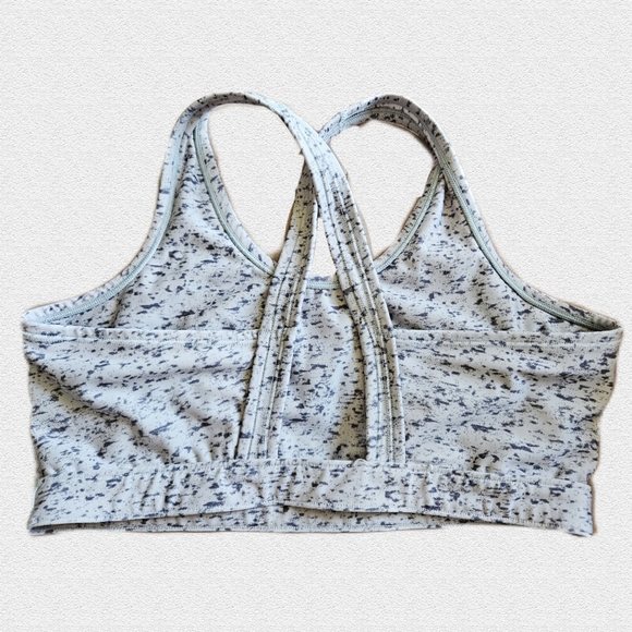 Under Armour Light Gray Black Fitted Printed Sports Bra Small Marbled Sz  Large - Picture 2 of 4